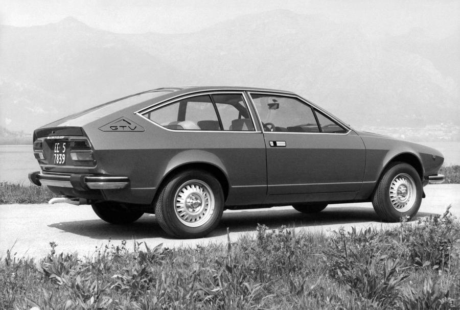 Alfa Romeo Alfetta GTV (116) 1976 года  (фото 8 из 9)